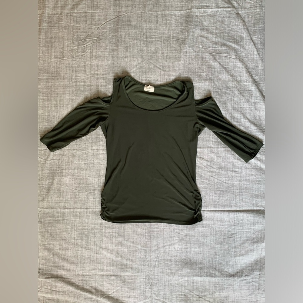 Selling green top in good condition